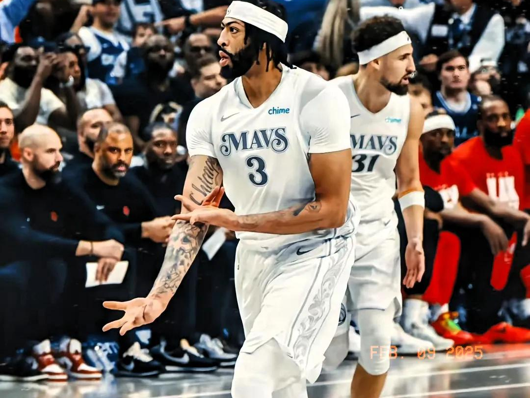 包含独行侠轻取魔术，凯尔·库兹马三分雨点燃全场的词条