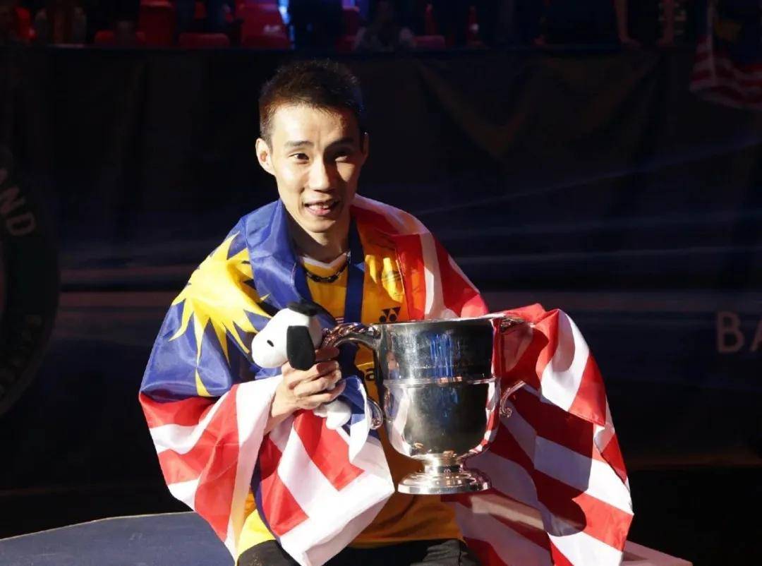 日本羽毛球队血洗中国羽毛球队，李宗伟完成帽子戏法