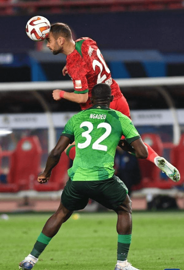 橄榄球赛程公布,焦点大战一触即发 橄榄球赛程公布,焦点大战一触即发