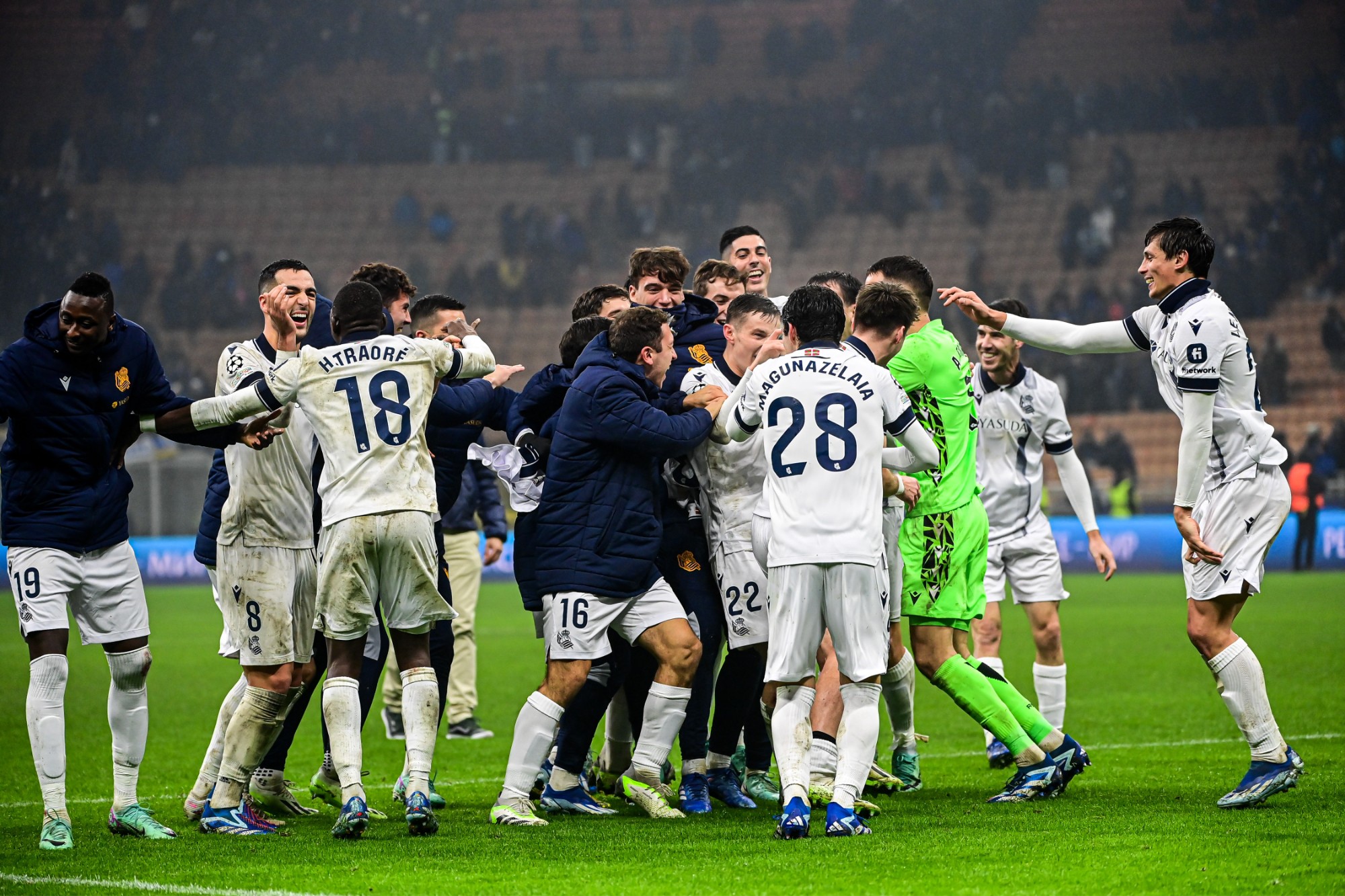 球队发布国家队球员伤病恢复进展消息