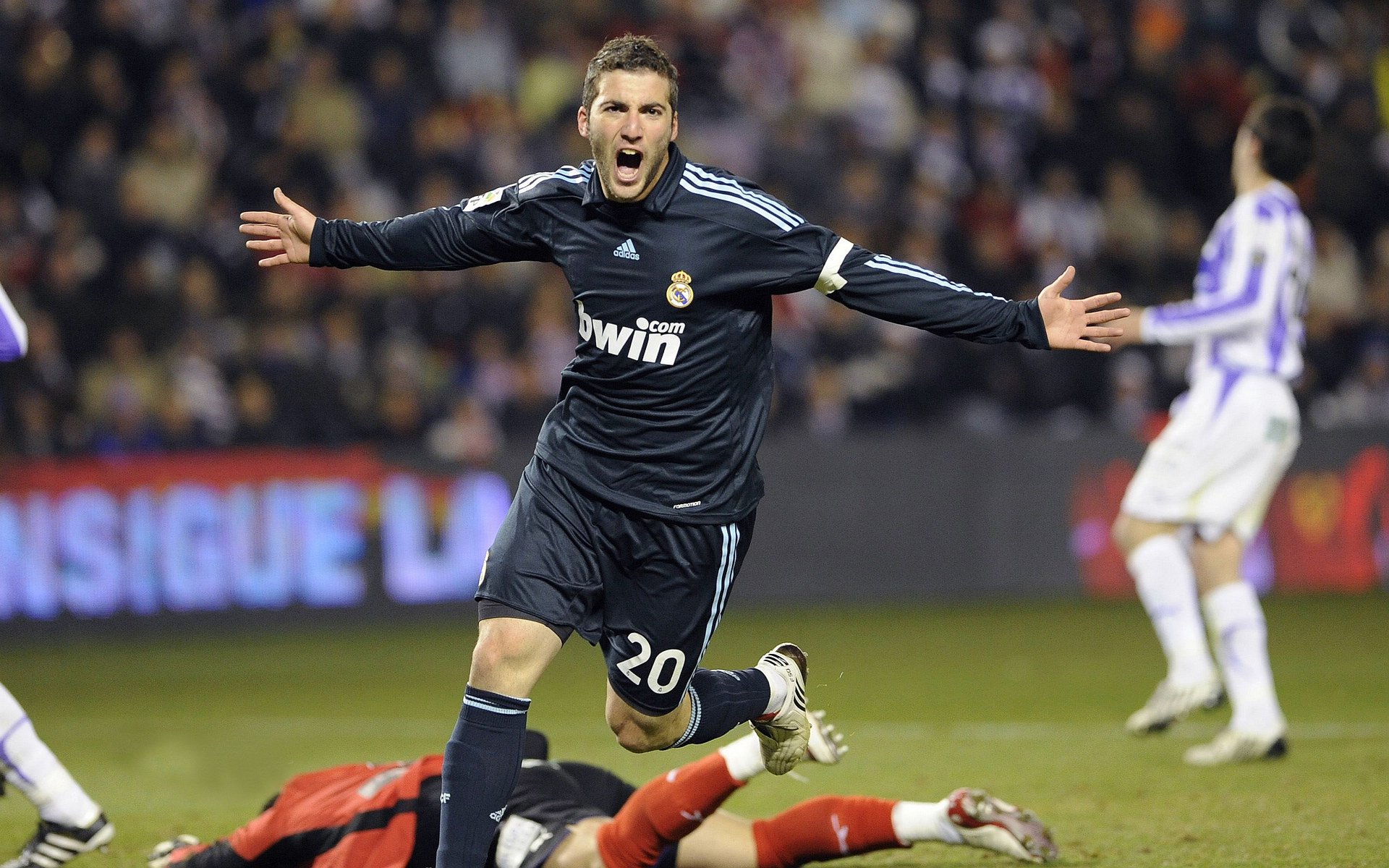 相隔半世纪的绿茵回声，瑞典宿命与姆巴佩的传承