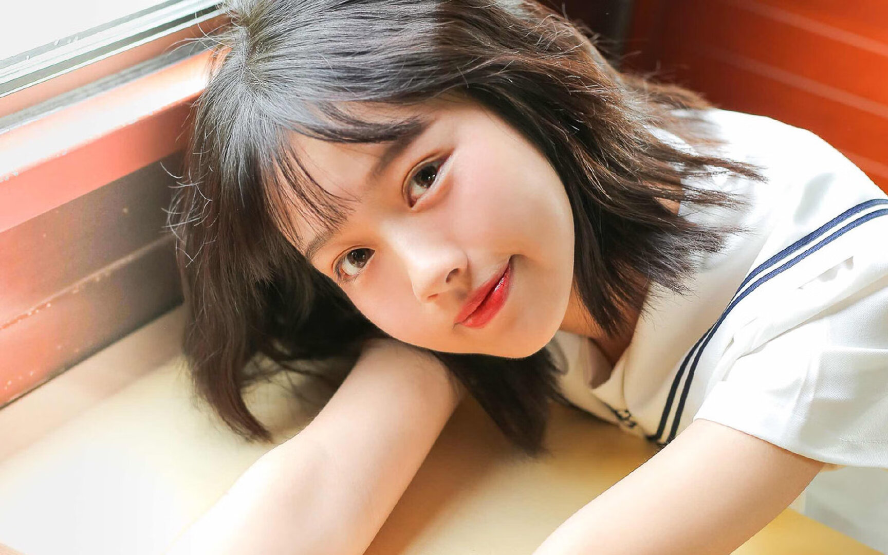 爱游戏在线-巴萨横扫巴黎，若日尼奥关键制胜，红蓝军团新时代的宣言