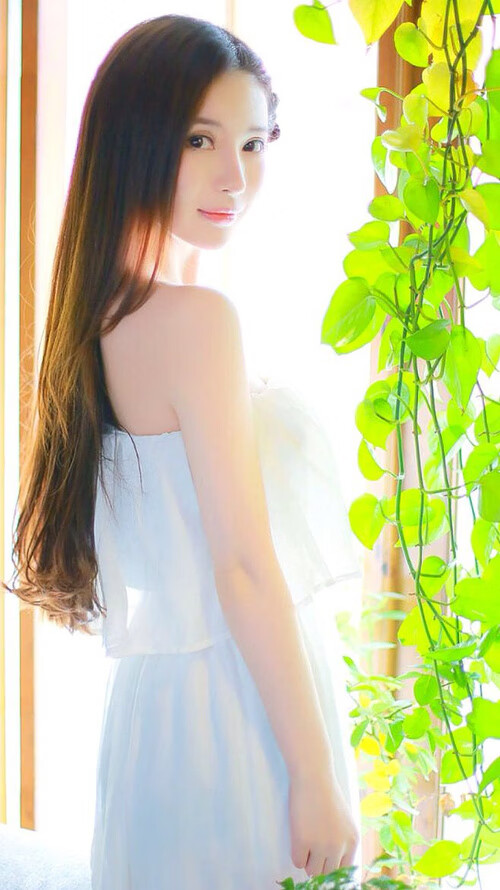 黑马逆袭！哈斯车队爆冷碾压红牛，拉塞尔孤勇扛旗