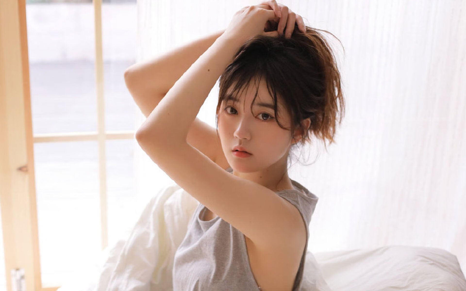 跨洋巅峰对决，欧文爆发38分，尼克斯压哨惊魂击败山西队