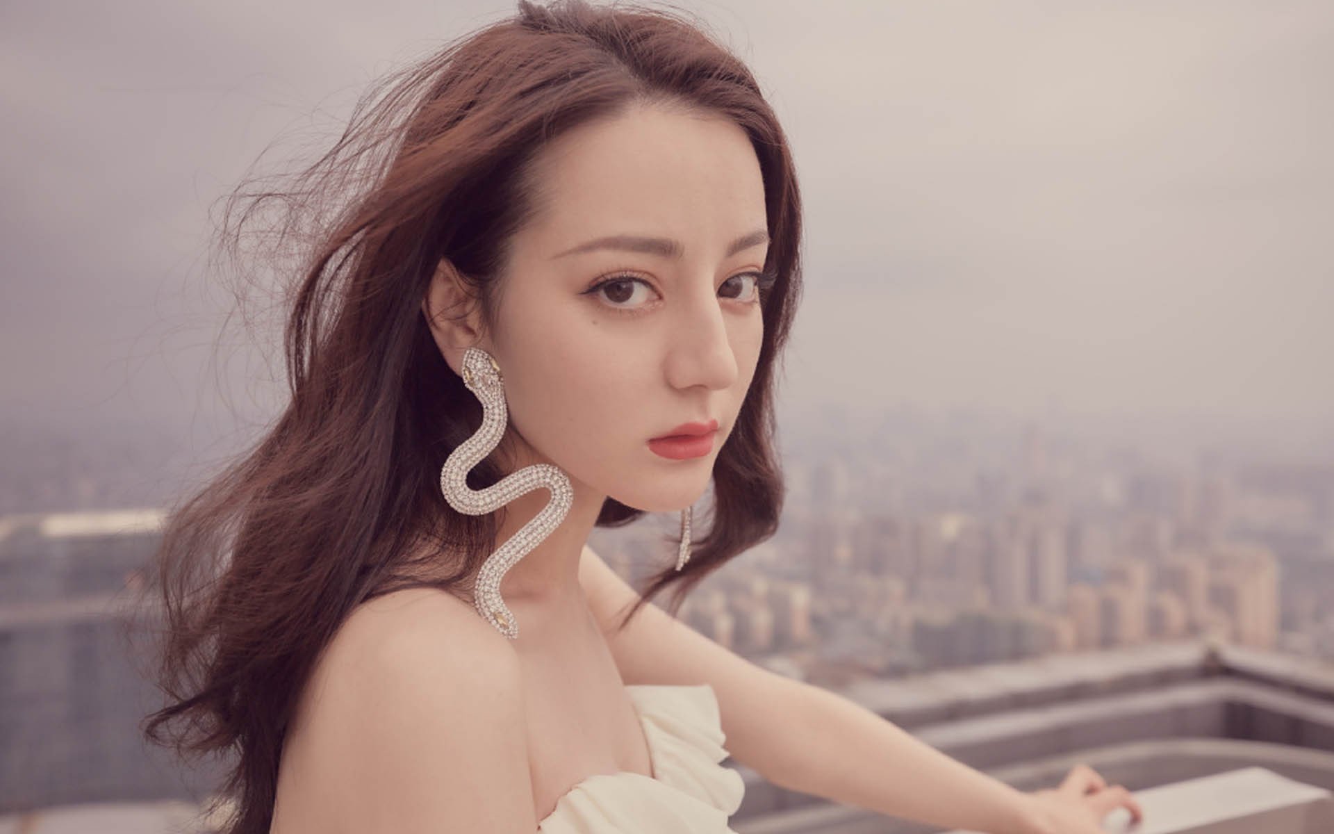 瑞士风暴席卷吉达,F1街道赛焦点战,踏平沙特之夜